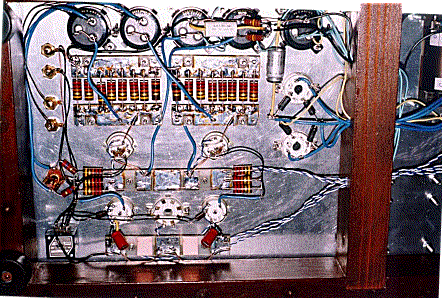 Underside view of amplifier chassis.